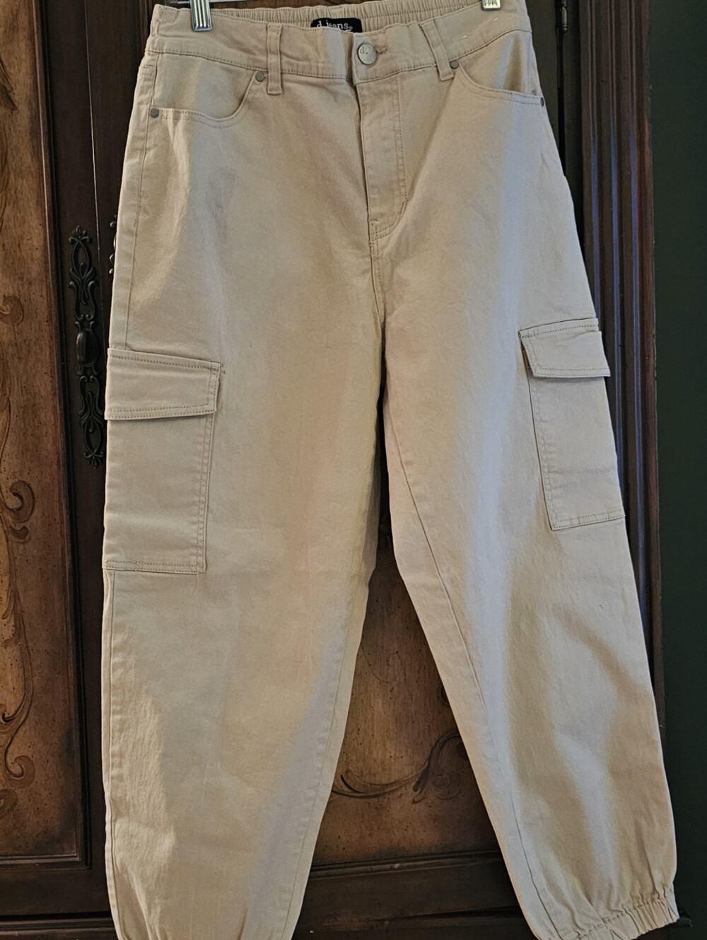 d.Jeans Beige Cargo Joggers With Elastic Cuffs Size 8